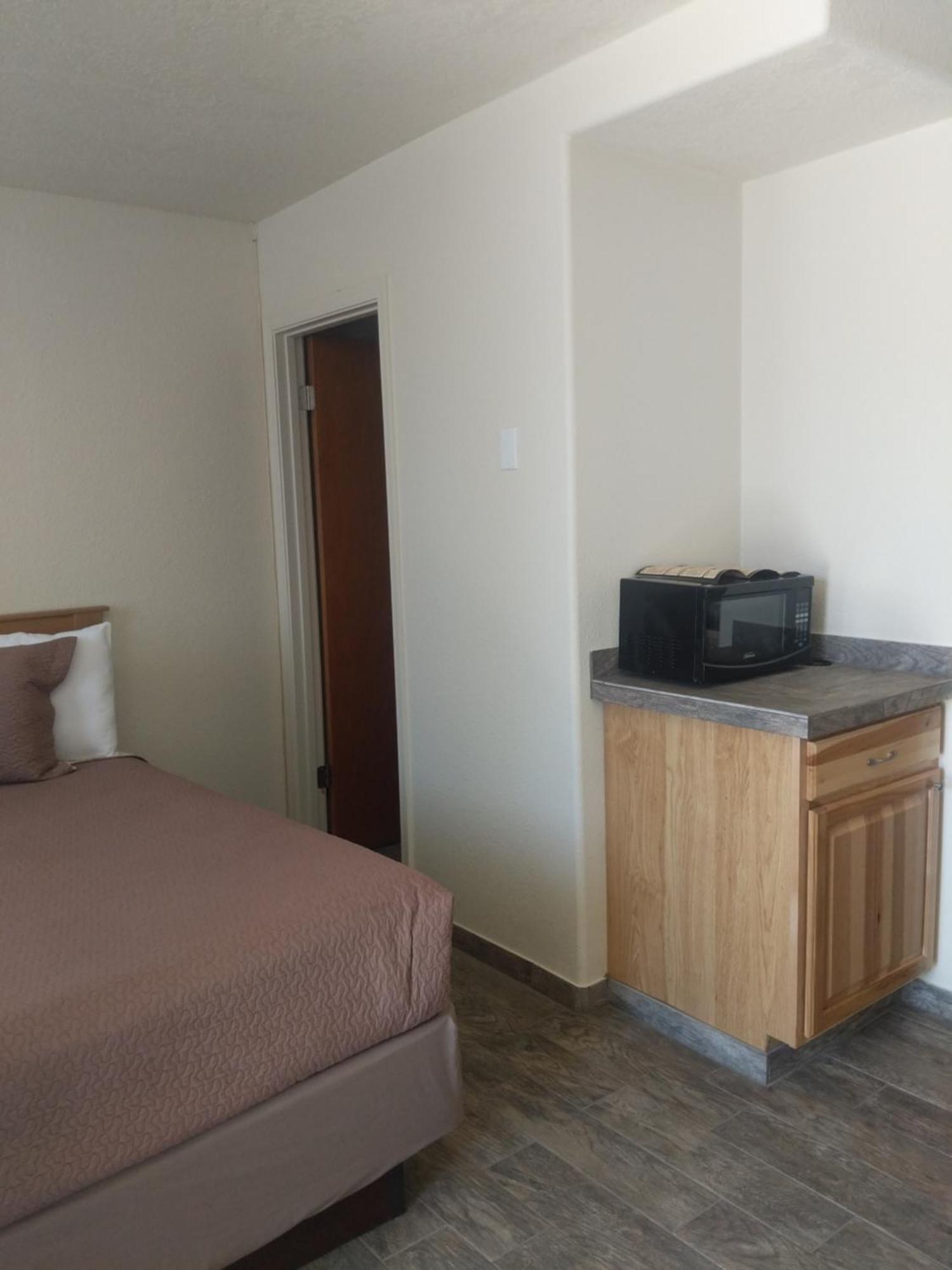 Little Daisy Motel Cottonwood Rum bild